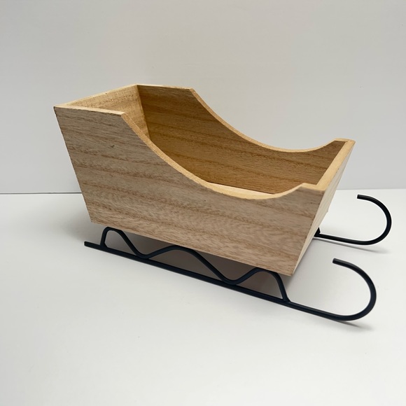 Target & Bullseyes Playground Christmas. Wooden Sleigh Decorative Display. BNWT - Picture 2 of 4